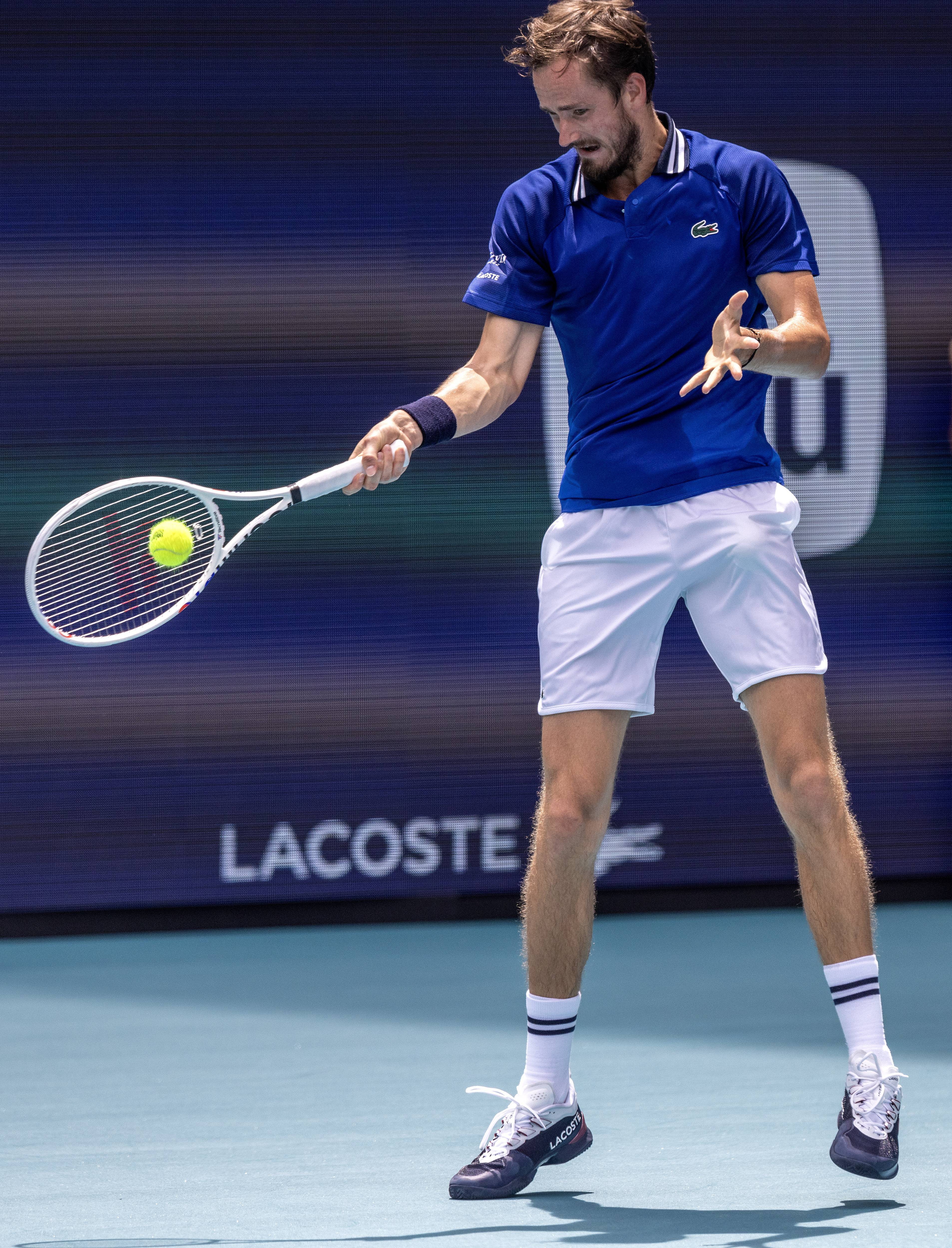 世界网球队险胜日本网球队,梅德韦杰夫爆发神勇 世界网球队险胜日本网球队,梅德韦杰夫爆发神勇