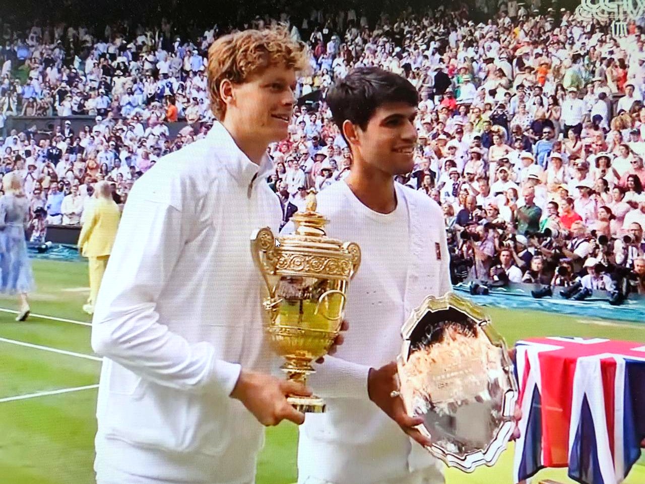 关于温网鏖战法网，辛纳统治全场的信息