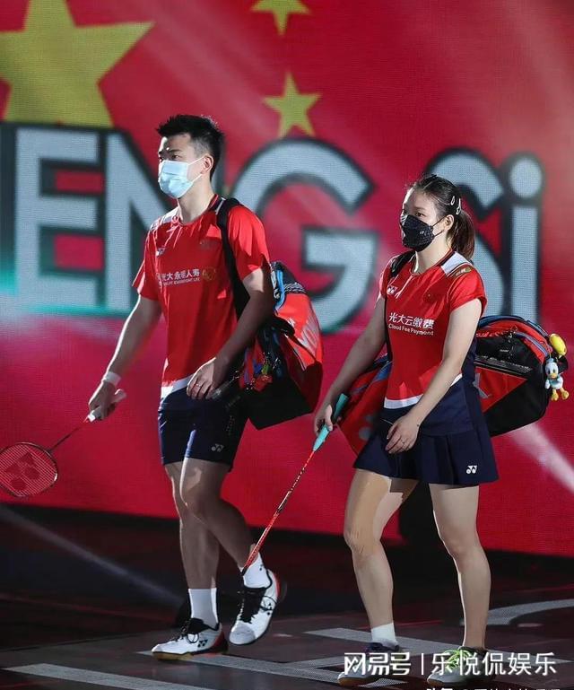 丹麦队力克泰国队，黄鸭组合带队取胜