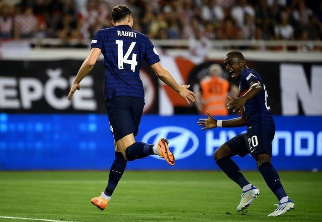 奥地利队险胜日本队，奥恰洛夫带队取胜