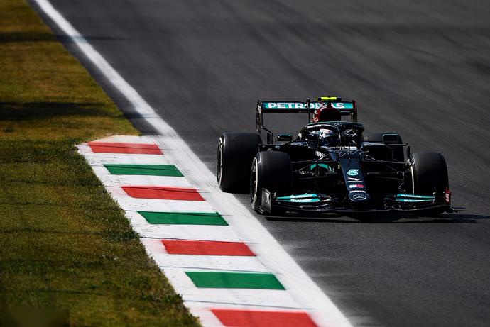 阿斯顿马丁险胜红牛二队，诺里斯扛起全队