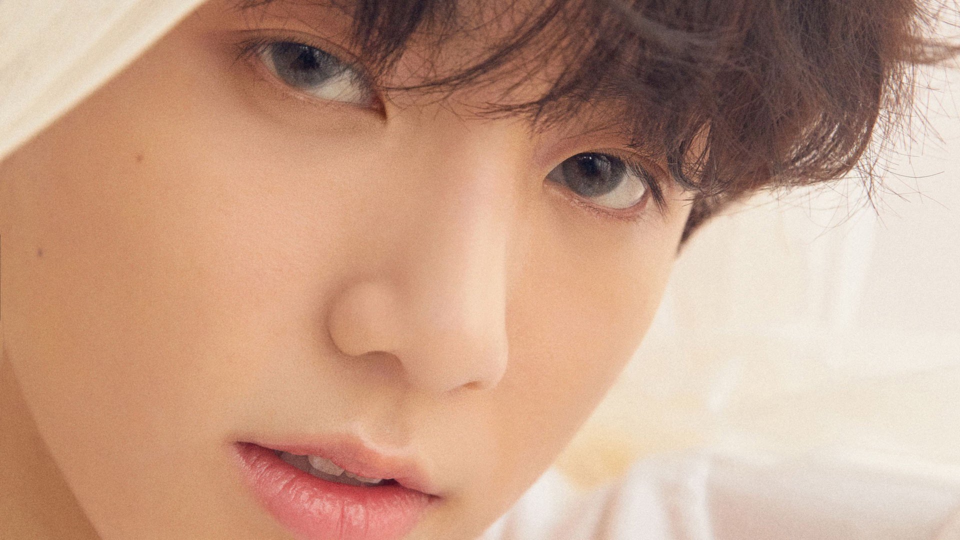 红墙与黄沙的决斗，西班牙绝地反击颠覆世界排名的沙漠之夜