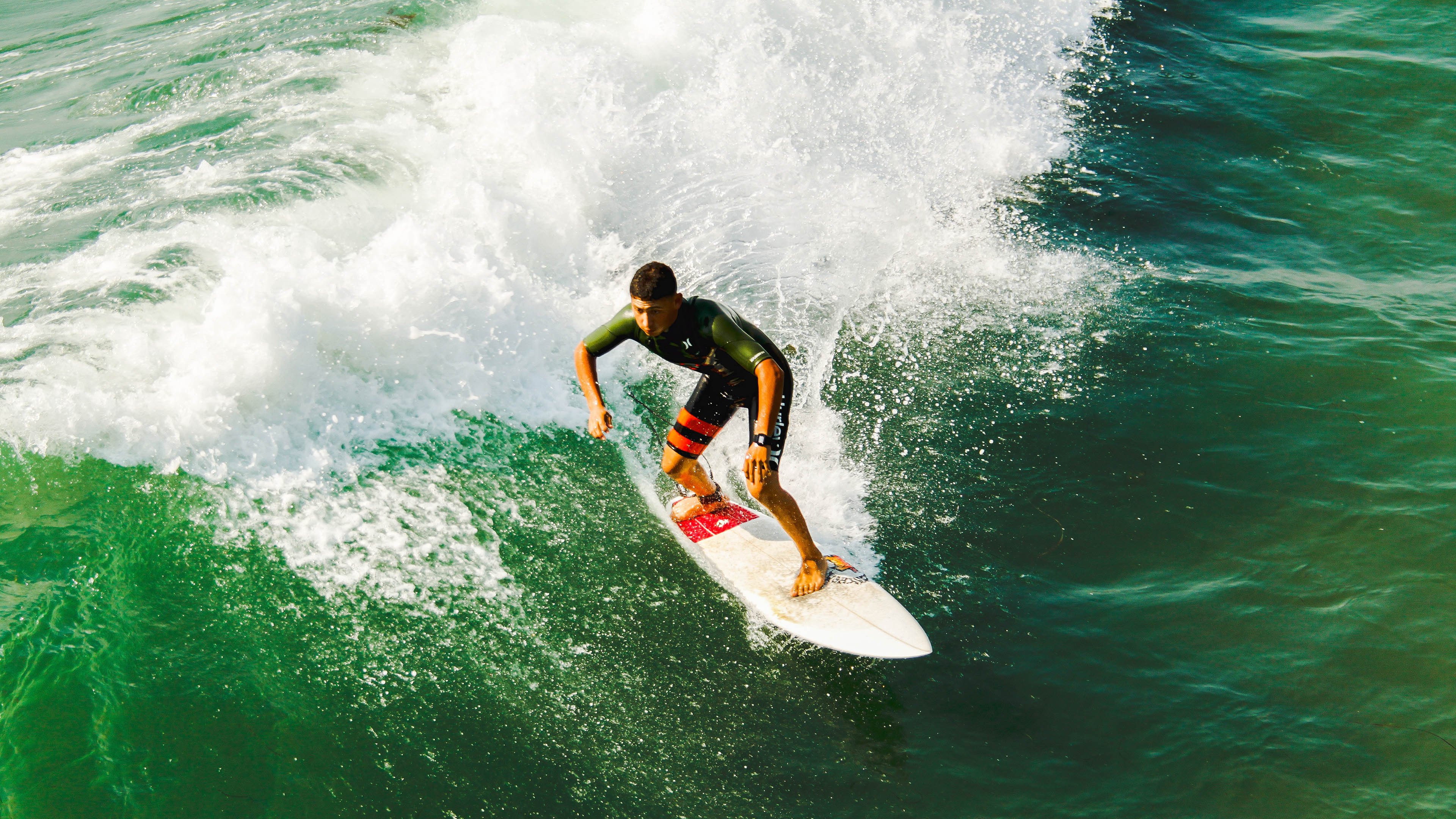替补奇兵莱奥一锤定音,墨西哥惊险决战埃及彰显板凳深度