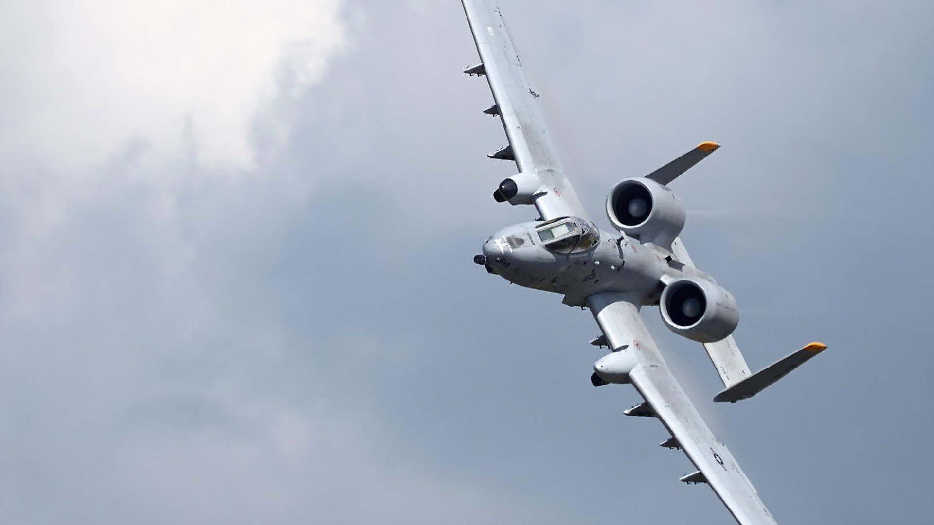 慕尼黑雨夜，莱万与非洲雄鹰的孤独对话