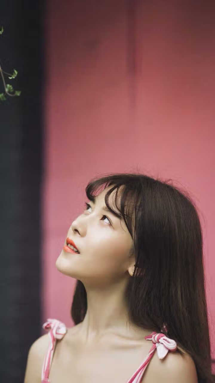 冲破轮胎墙,当哥斯达黎加绿茵场遇上德里赫特的F1方向盘