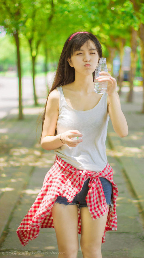 篮球艺术的两种极致,雄鹿的精密机器与伦纳德的孤胆主宰