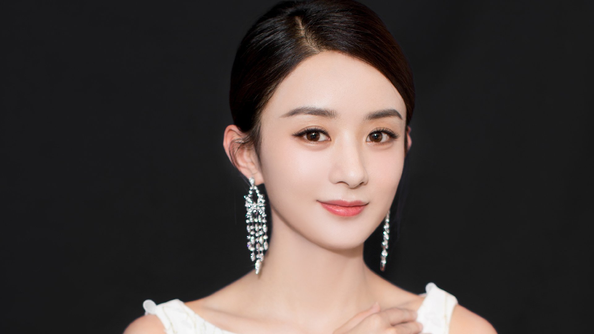 黎明,托尼将整座城市扛在肩上