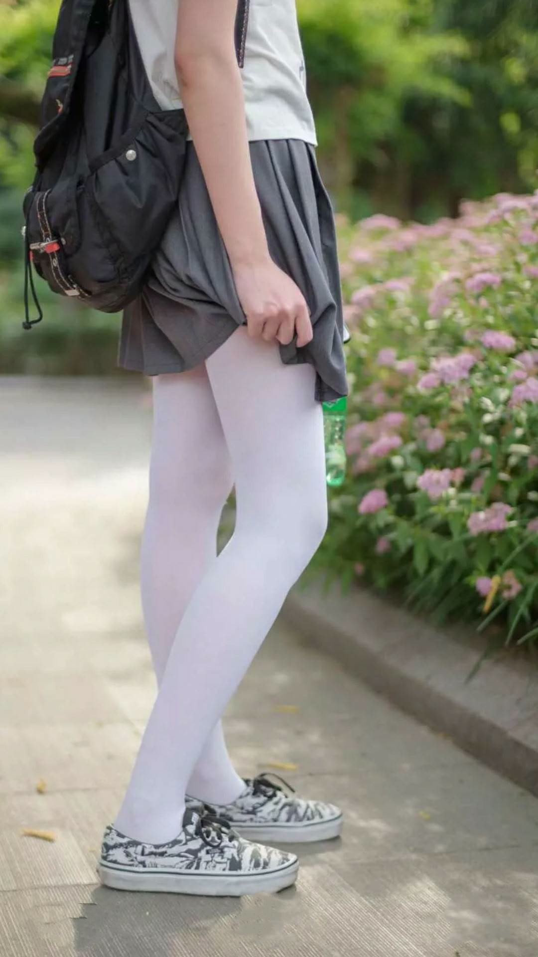 2026世界杯C组烽烟骤起,喀麦隆完胜匈牙利,莱万独舞征服北美夜空